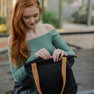 Classic Tote - Black